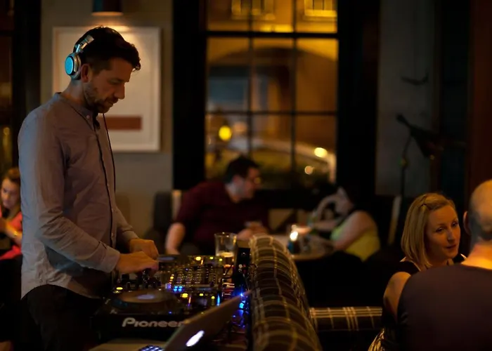 Отель The Dean 4*