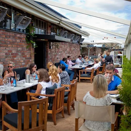 ذا دين فندق 4*