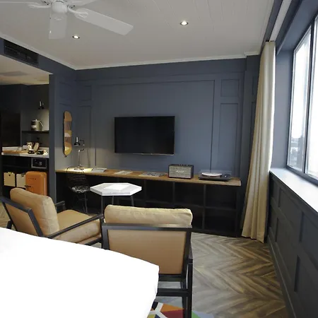 ホテル The Dean Centre 4*